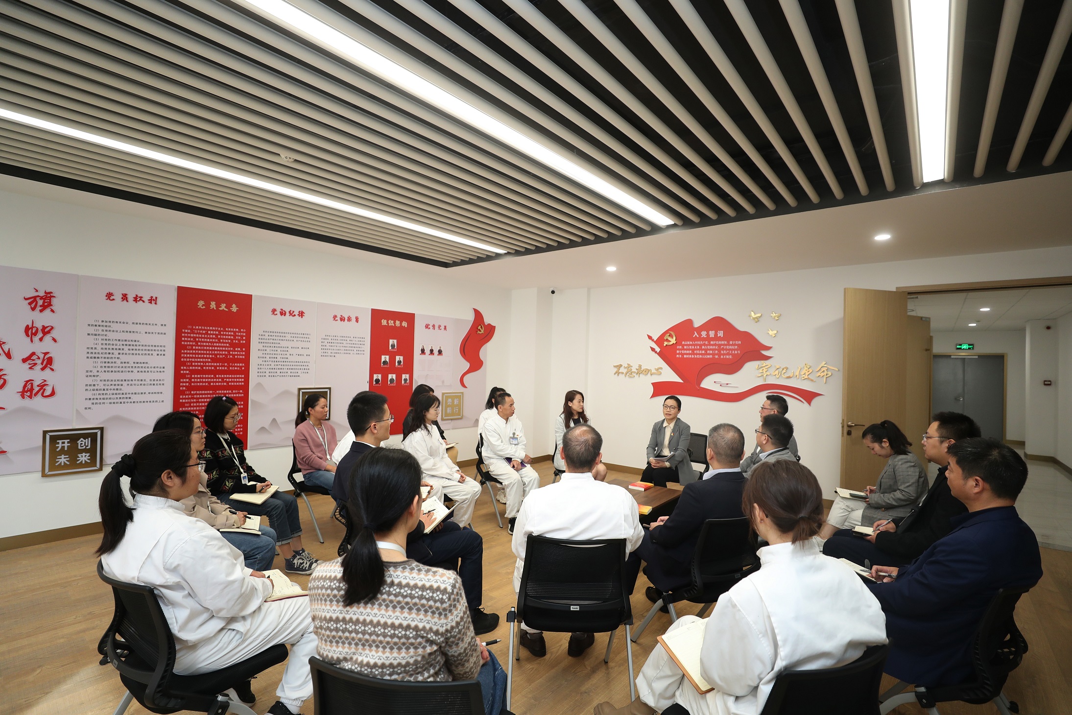 封面及内页1(1).jpg 封面及内页1(1).jpg